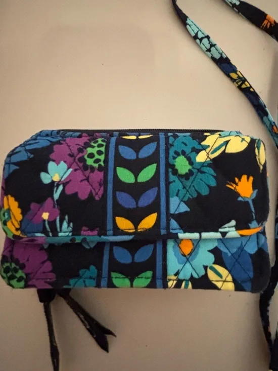 Vera Bradley Teal & Blue Floral Quilted Mini Wristlet Crossbody (Rare Find) - Picture 3 of 16